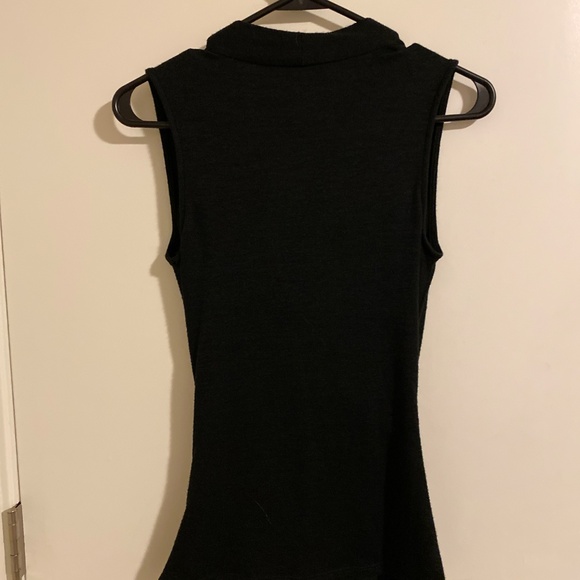 Sleeveless blouse - Picture 3 of 3